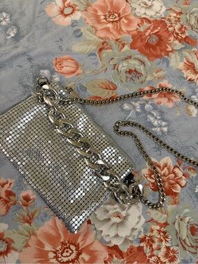Silver Chainmail Shoulder Bag - Stylish Evening Clutch